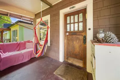 Powder Room Photo of 3218 W 6th Avenue, Vancouver, BC