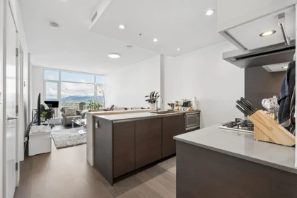 Kitchen Island Photo of 3807 4670 Assembly Way, Burnaby, BC