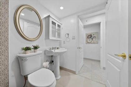 Laundry Room Photo of 101 888 Bute Street, Vancouver, BC