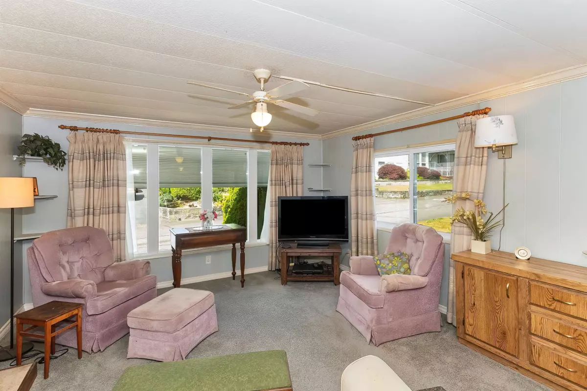 Living Room Photo of 9 27111 Avenue, Langley, BC