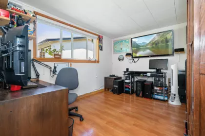 Basement Recreation Room Photo of 435 Hemlock Avenue, Hope, BC