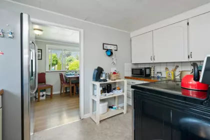 Guest Bathroom Photo of 435 Hemlock Avenue, Hope, BC