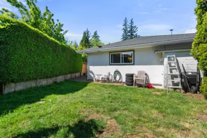 Mudroom Photo of 435 Hemlock Avenue, Hope, BC