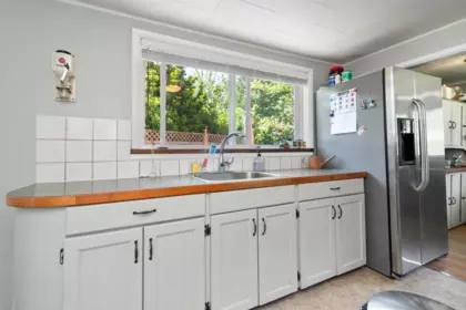 Primary Bedroom Photo of 435 Hemlock Avenue, Hope, BC