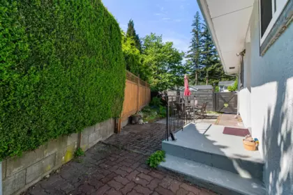 Staircase Photo of 435 Hemlock Avenue, Hope, BC