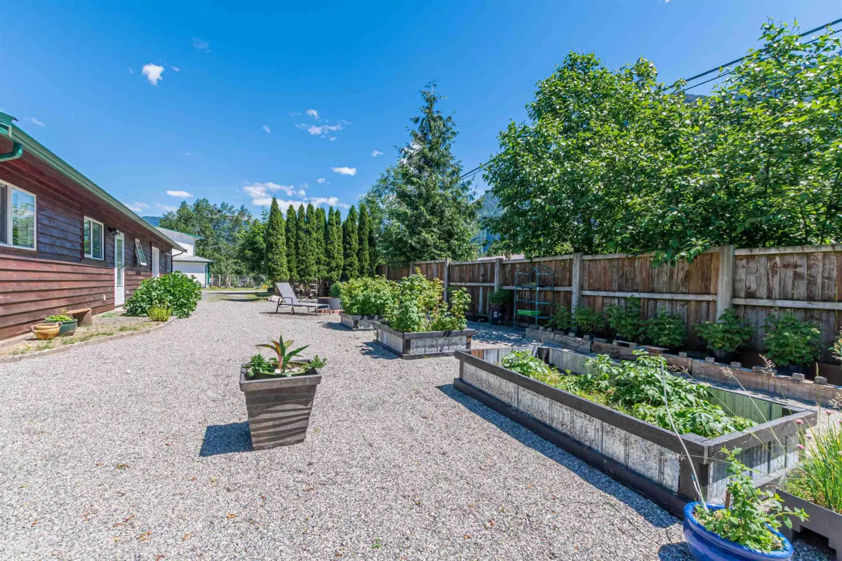 Family Room Photo of 58465 Laidlaw Road, Laidlaw, BC
