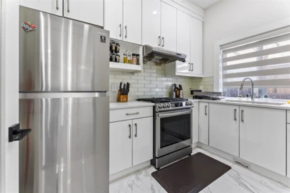 Breakfast Nook Photo of 13686 232a Street, Maple Ridge, BC