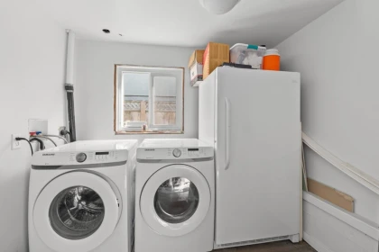 Guest Bathroom Photo of 6530 Dunbar Street, Vancouver, BC