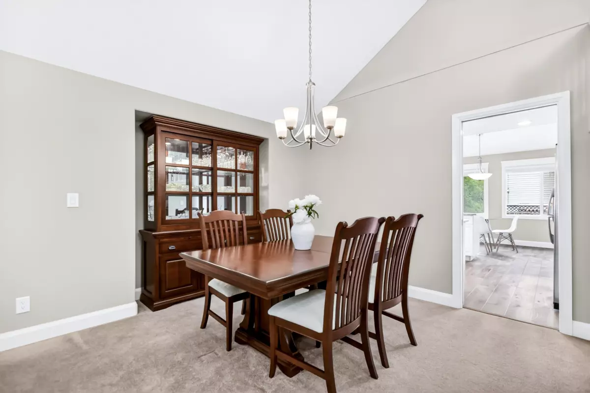 Dining Area Photo of 6428 188a Street, Surrey, BC