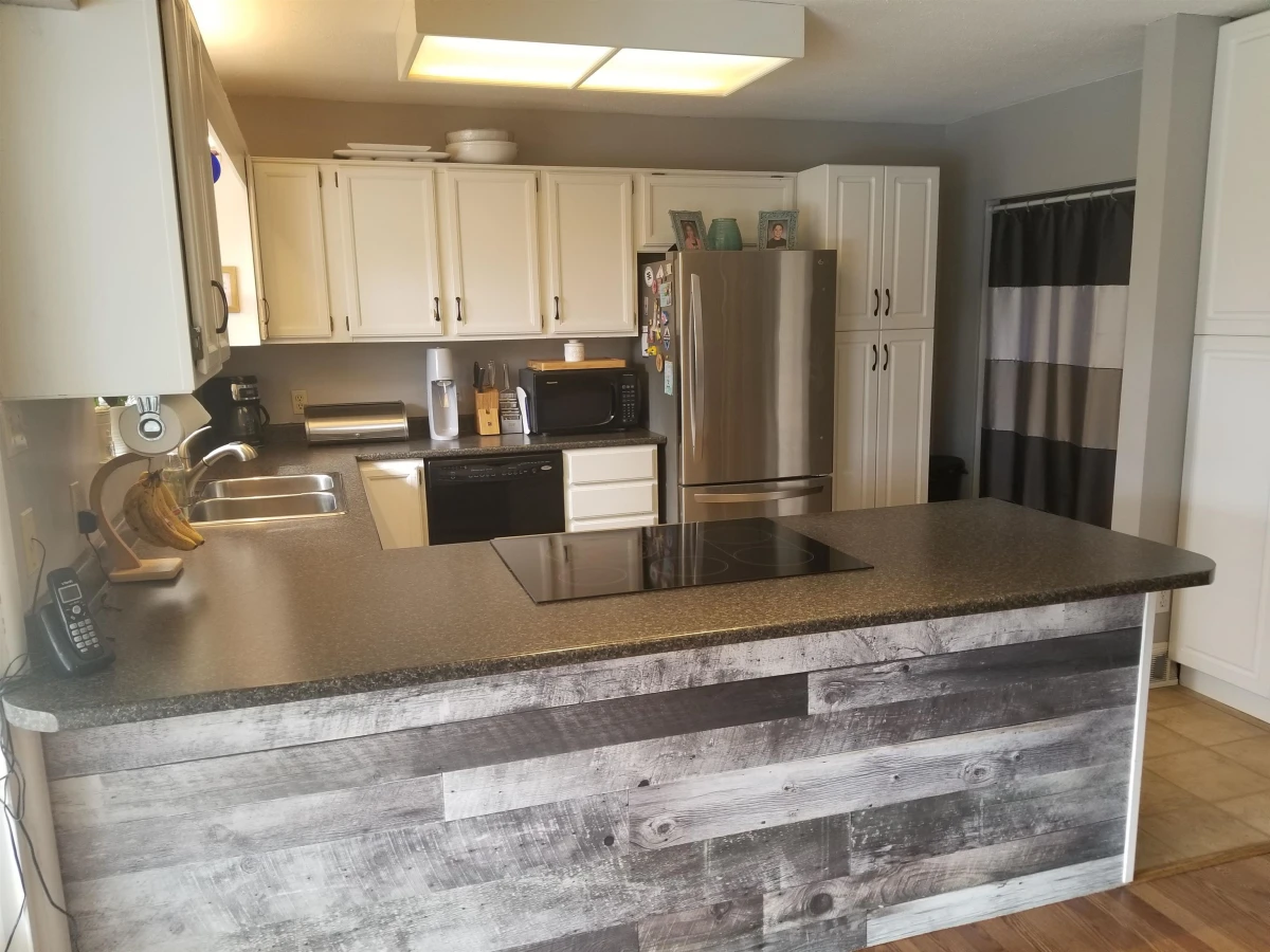 Family Room Photo of 13706 North Bluff Road, White Rock, BC