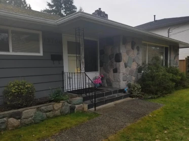 13706 North Bluff Road, White Rock, BC, White Rock — Single Family Residence for sale