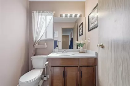Laundry Room Photo of 9028 136b Street, Surrey, BC