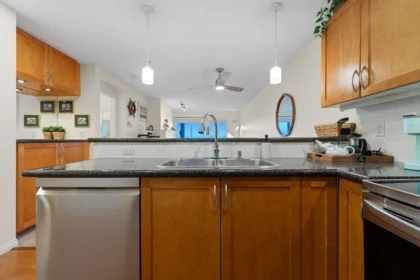 Kitchen Island Photo of 308 333 E 1st Street, North Vancouver, BC