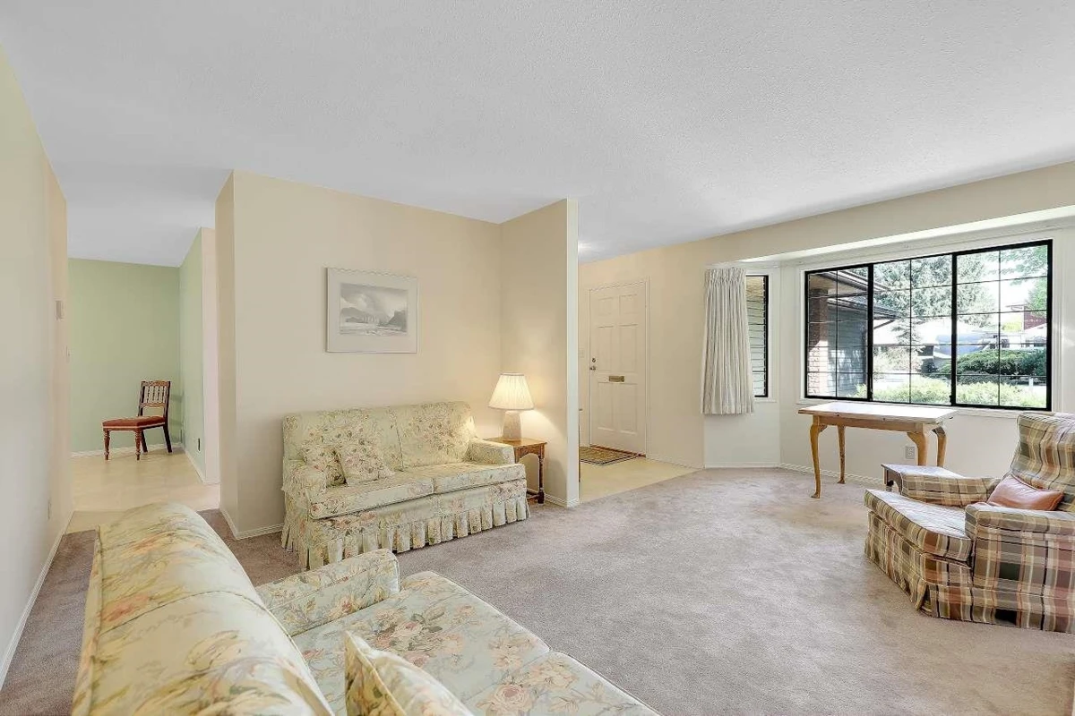 Family Room Photo of 15008 Southmere Close, Surrey, BC
