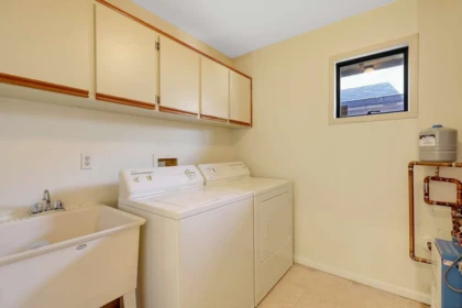 Powder Room Photo of 15008 Southmere Close, Surrey, BC