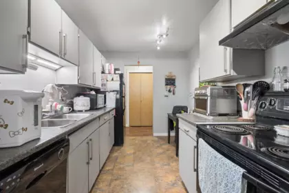 Guest Bathroom Photo of 103 5471 Arcadia Road, Richmond, BC