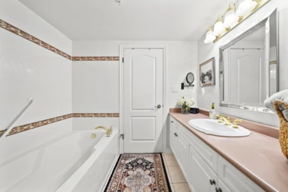Guest Bathroom Photo of 204 1250 55 Street, Delta, BC