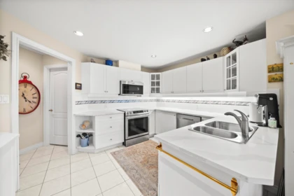 Kitchen Photo of 204 1250 55 Street, Delta, BC