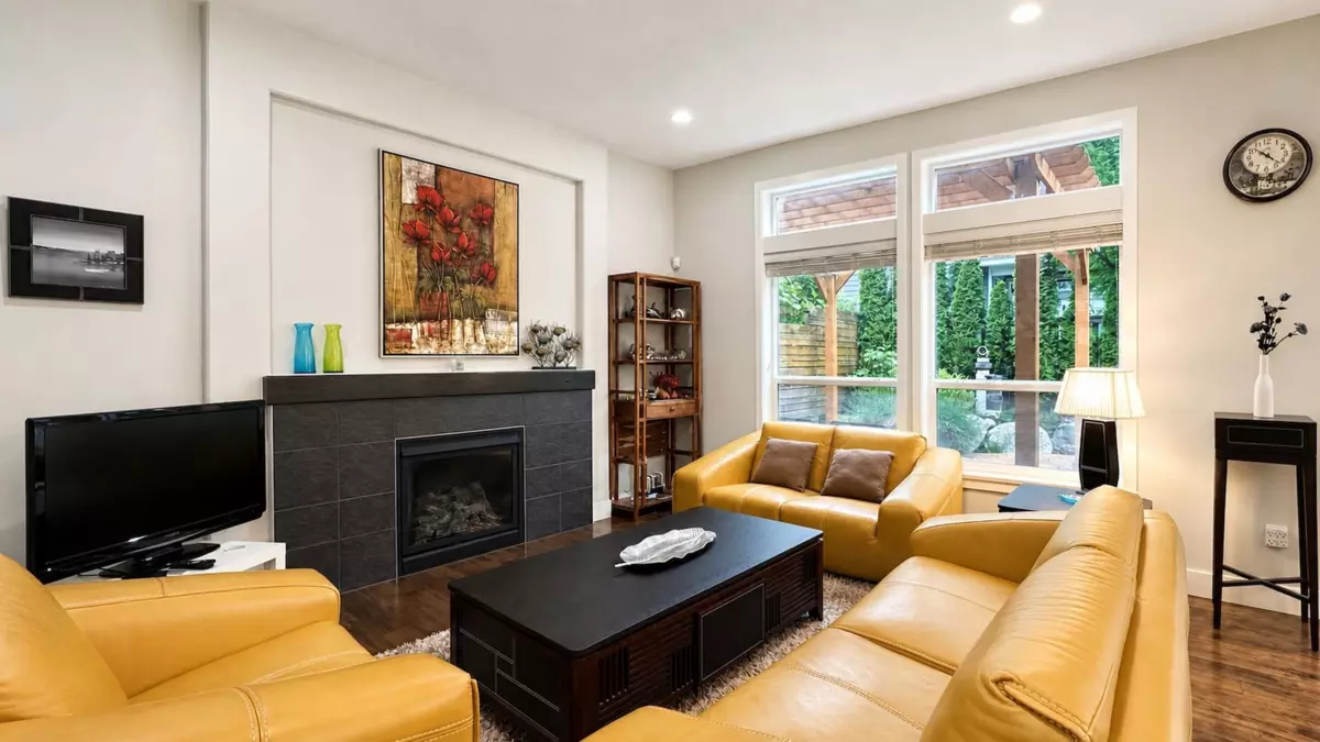 Family Room Photo of 16162 28 A Avenue, Surrey, BC