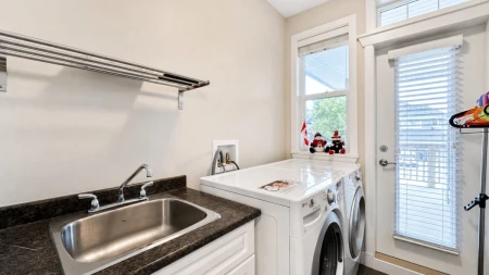 Walk-In Closet Photo of 16162 28 A Avenue, Surrey, BC