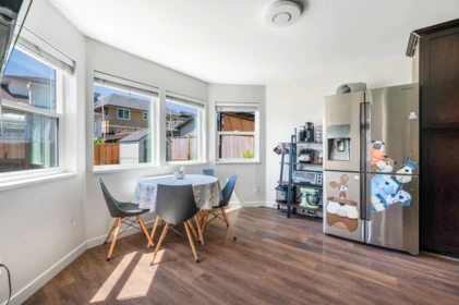 Kitchen Island Photo of 2618 Fortress Drive, Port Coquitlam, BC