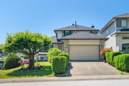 Swimming Pool Photo of 2618 Fortress Drive, Port Coquitlam, BC