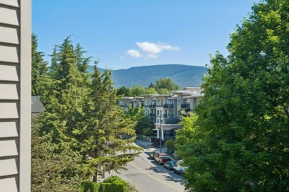 Office / Den Photo of 409 2925 Glen Drive, Coquitlam, BC