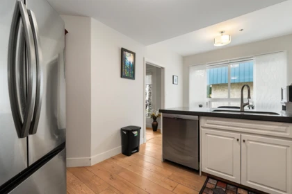Kitchen Island Photo of 206 45734 Patten Avenue, Chilliwack, BC