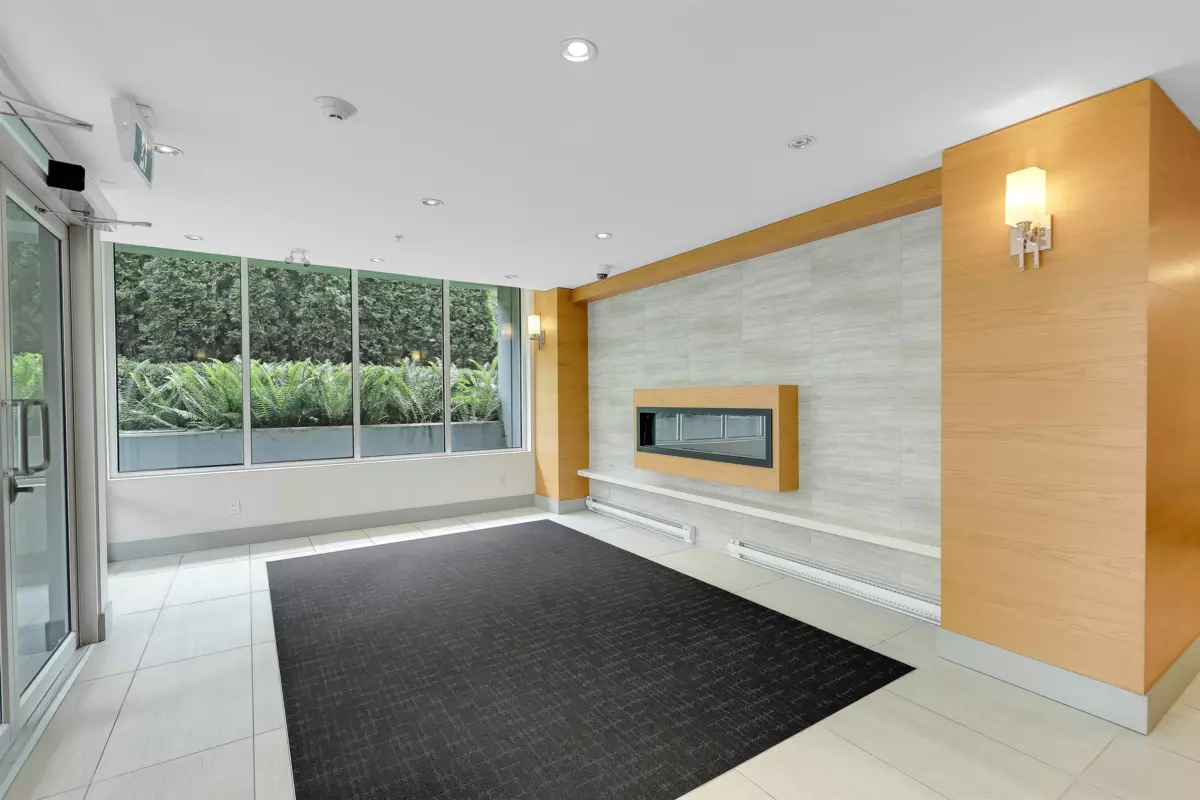 Family Room Photo of 304 1306 Fifth Avenue, New Westminster, BC