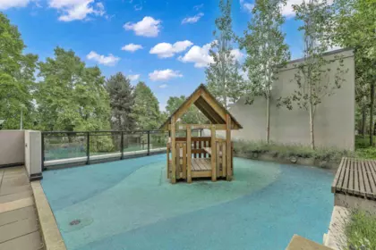 Garden / Landscaping Photo of 304 1306 Fifth Avenue, New Westminster, BC
