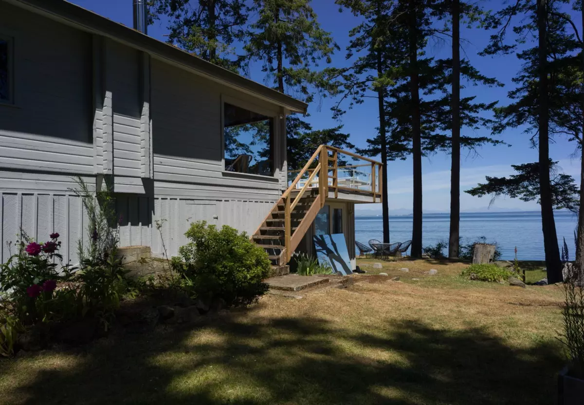 Family Room Photo of 579 Bayview Drive, Mayne Island, BC