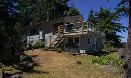 579 Bayview Drive, Mayne Island, BC, Mayne Island — Single Family Residence for sale