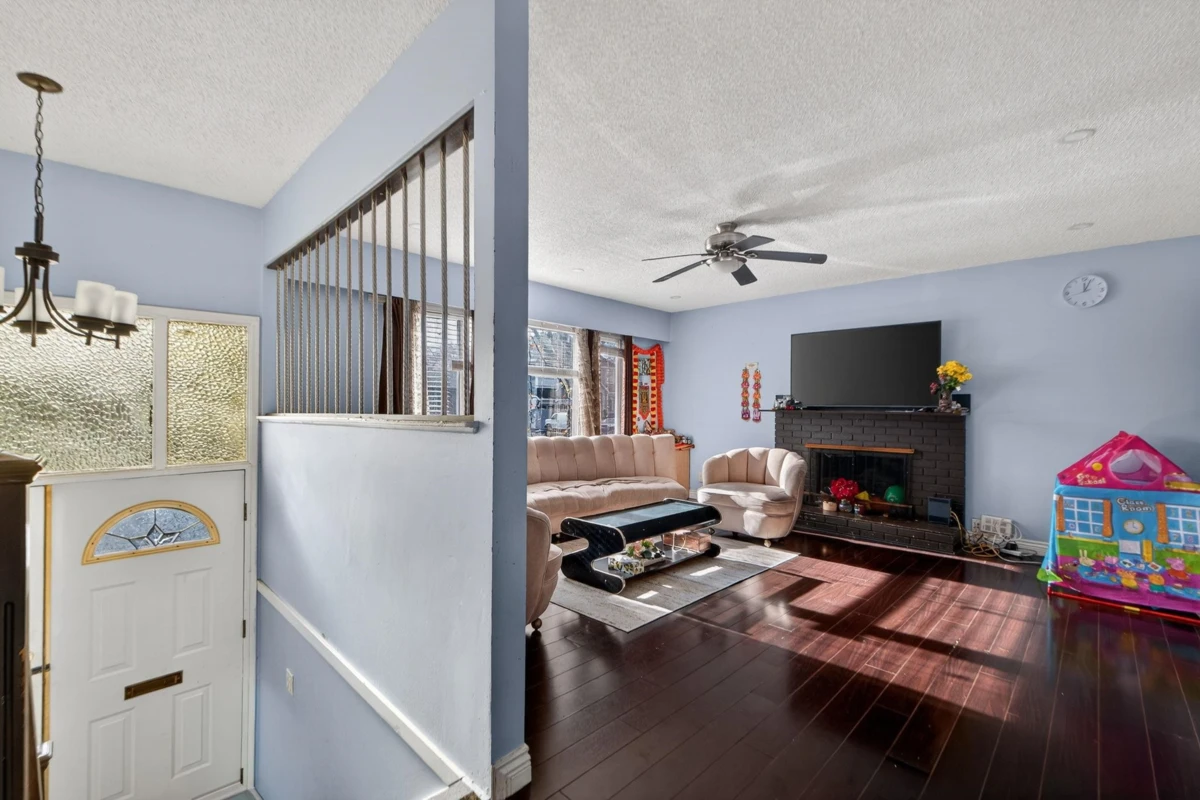 Dining Area Photo of 12959 Carluke Crescent, Surrey, BC