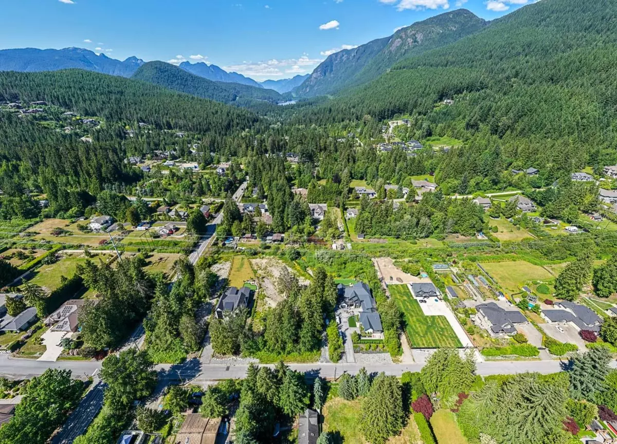 Family Room Photo of 2575 Leggett Drive, Port Moody, BC