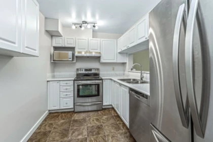 307 16137 83 Avenue, Surrey, BC, Surrey — Apartment/Condo for sale