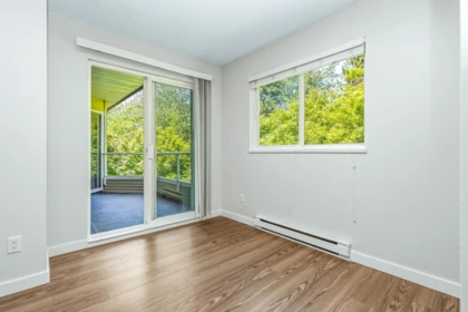 Entry Foyer Photo of 307 16137 83 Avenue, Surrey, BC