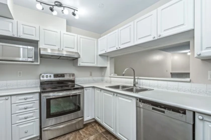 Kitchen Photo of 307 16137 83 Avenue, Surrey, BC