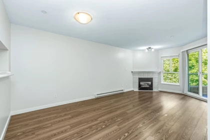 Primary Bathroom Photo of 307 16137 83 Avenue, Surrey, BC