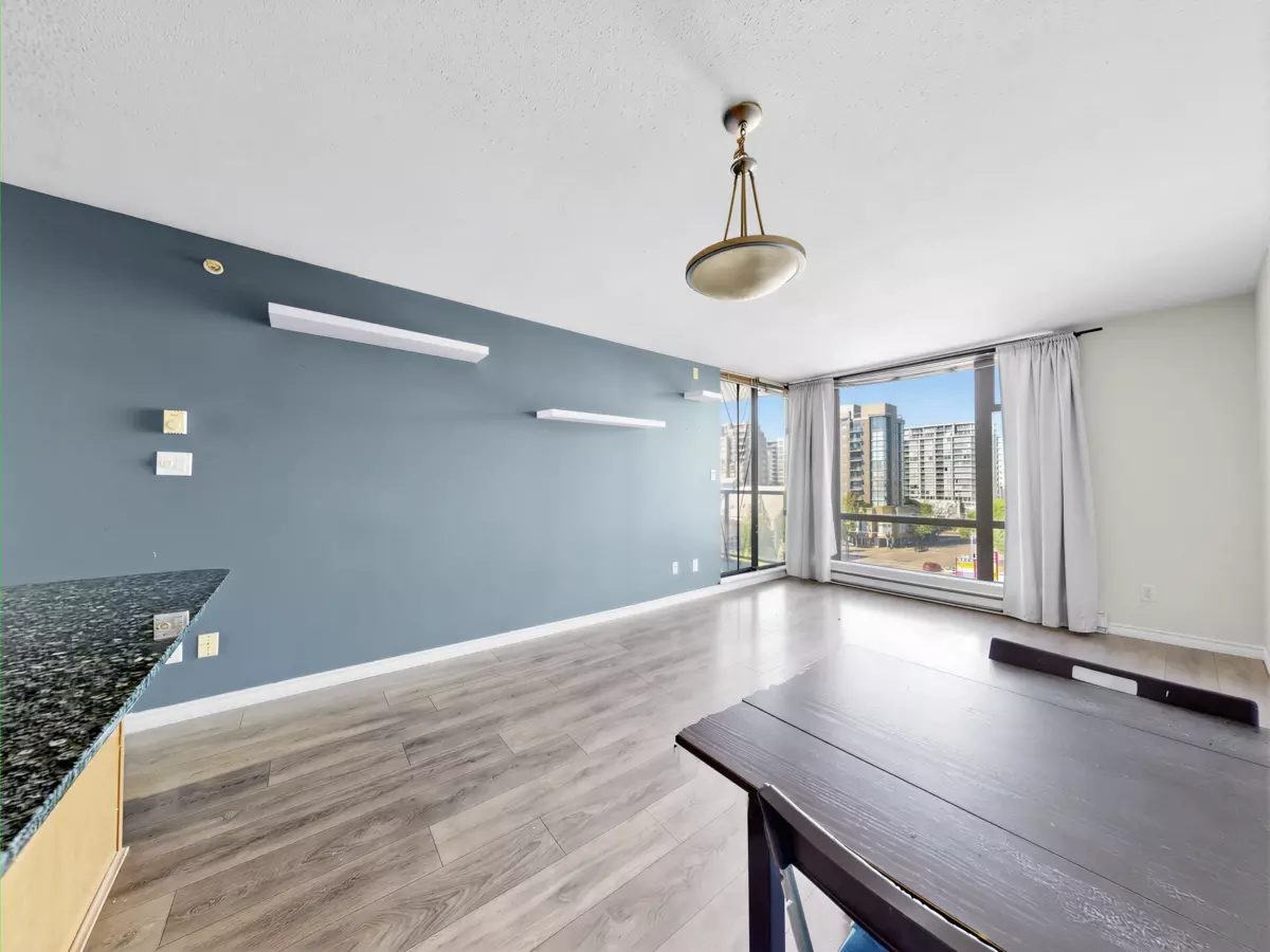 Dining Area Photo of 704 5933 Cooney Road, Richmond, BC
