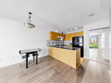 704 5933 Cooney Road, Richmond, BC, Richmond — Apartment/Condo for sale
