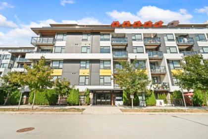 Swimming Pool Photo of 405 3038 St George Street, Port Moody, BC
