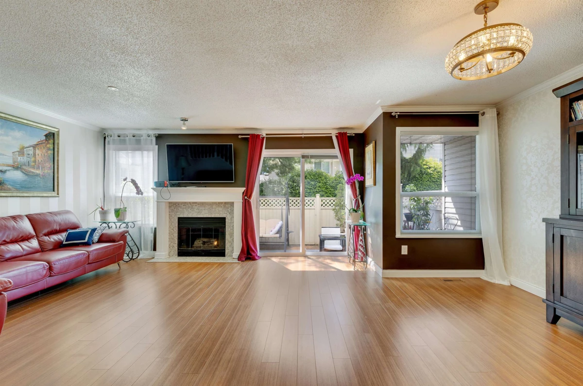 Family Room Photo of 6433 121a Street, Surrey, BC