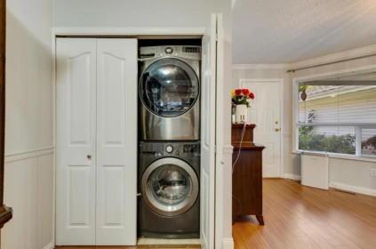 Mudroom Photo of 6433 121a Street, Surrey, BC