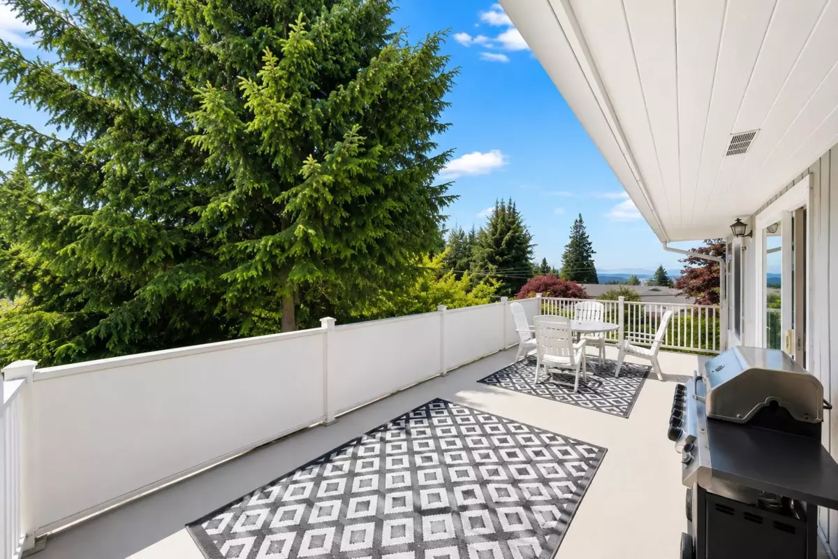 Dining Area Photo of 468 Saville Crescent, North Vancouver, BC
