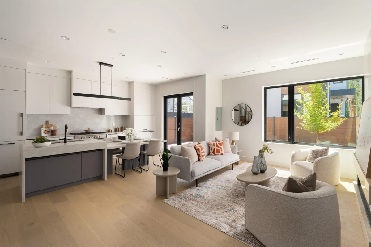 Living Room Photo of 2 1450 E 30th Avenue, Vancouver, BC