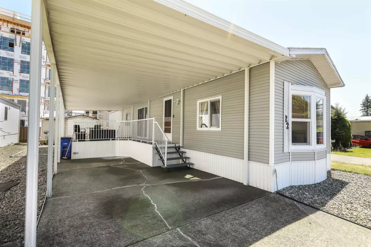 Family Room Photo of 22 8670 156 Street, Surrey, BC