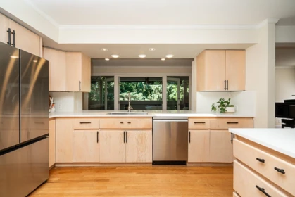 Kitchen Island Photo of 3841 Bayridge Avenue, West Vancouver, BC