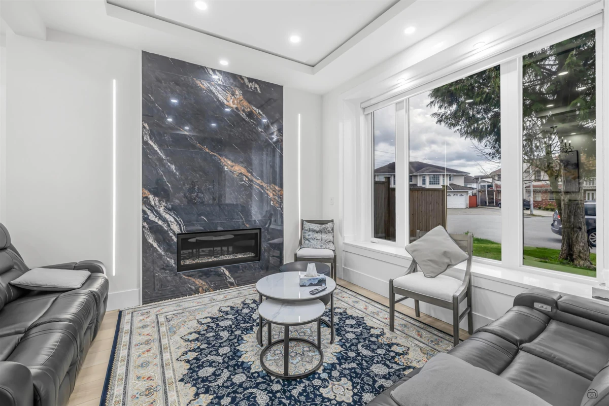 Family Room Photo of 12525 75a Avenue, Surrey, BC