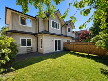 Hot Tub / Spa Photo of 2 5931 Williams Road, Richmond, BC