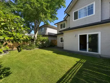 Swimming Pool Photo of 2 5931 Williams Road, Richmond, BC
